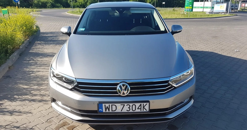 Volkswagen Passat cena 59900 przebieg: 156500, rok produkcji 2015 z Warszawa małe 191